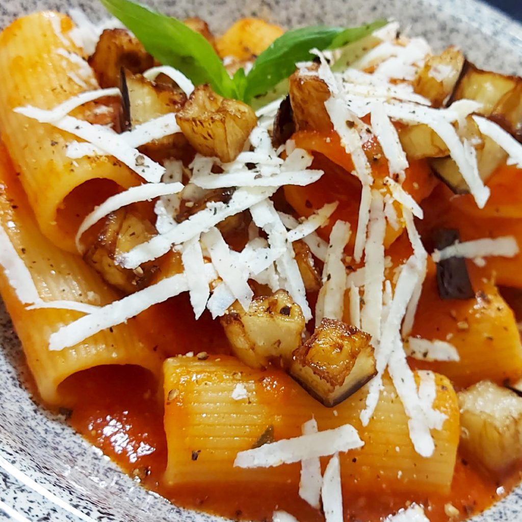 rigatoni alla norma dettaglio