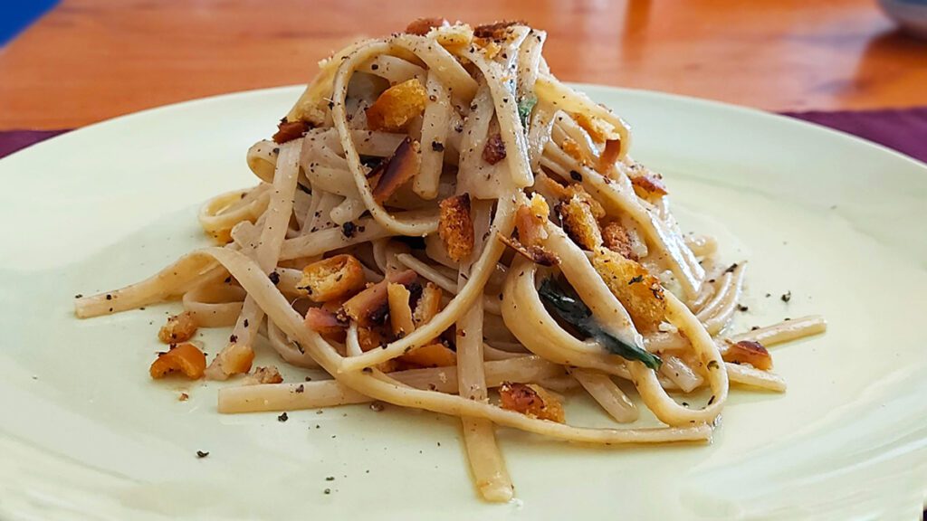 linguine rigate pane burro e alici